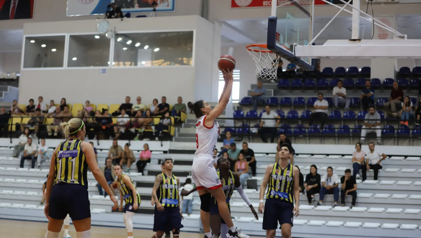 Turgutlu Belediyespor Kadın Basketbol Takımı Ankara Deplasmanında