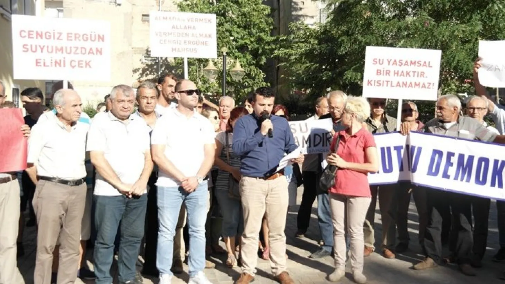 Haberlerimiz ses getirdi: Su zammı Turgutlu'da protesto edildi