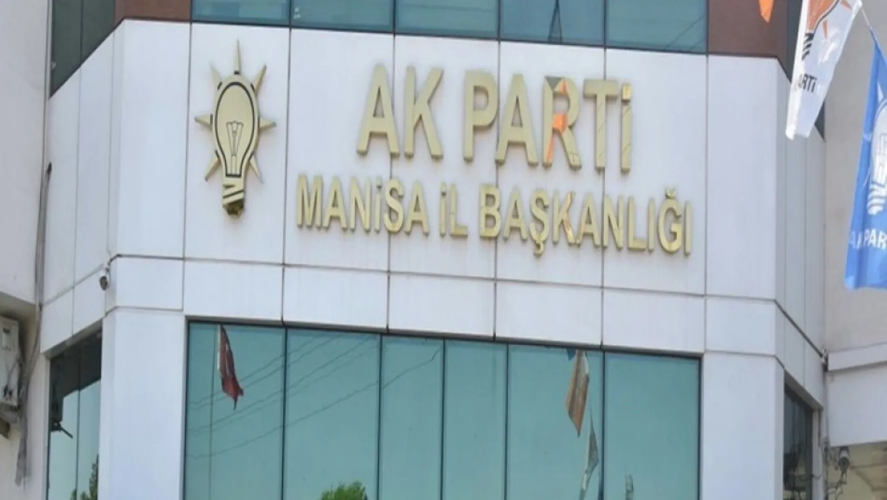 Manisa'da AK Parti belediye başkan adaylarının belli olmaması seçmende stres yaratıyor