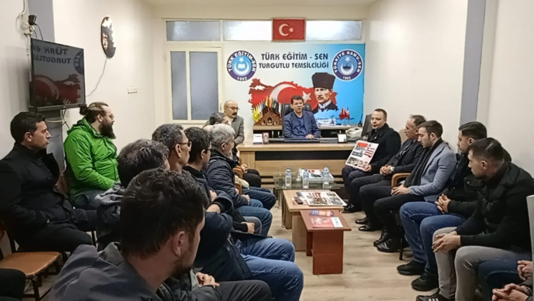 Başkan Adayı Karataş, Türk Eğitim Sen Turgutlu İlçe Başkanlığını ziyaret etti