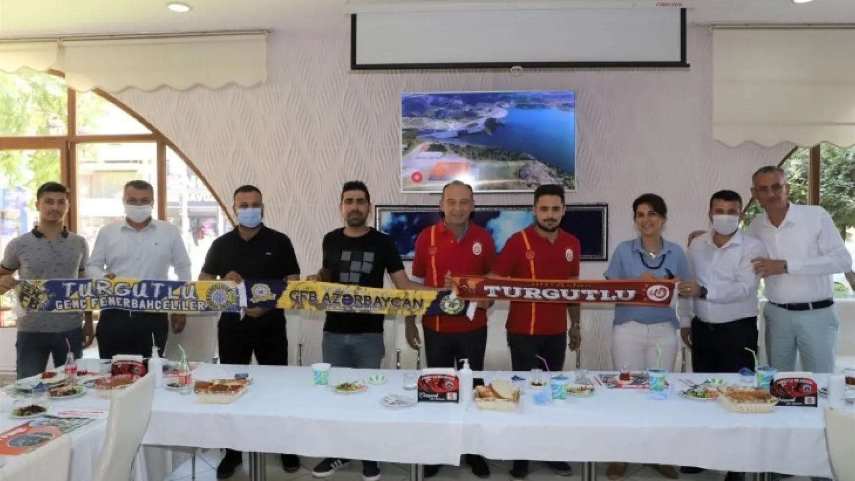 Başkan Akın Fenerbahçe ve Galatasaray Taraftarlarıyla Buluştu