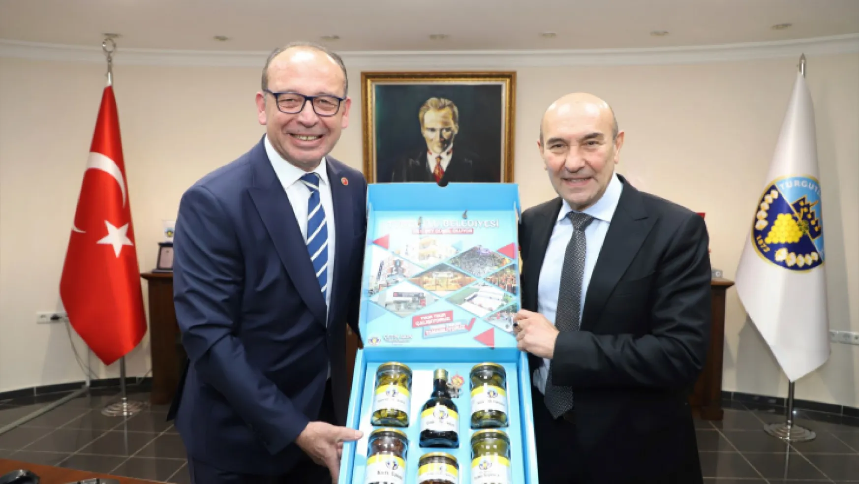 Başkan Akın ve Başkan  Soyer Turgutlu'da Bir Araya Geldi