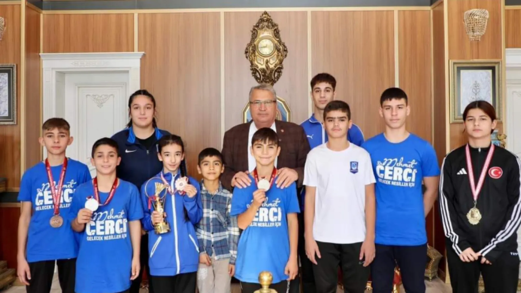 Başkan Çerçi 2023'ün Başarılı Sporcularını Ödüllendirdi