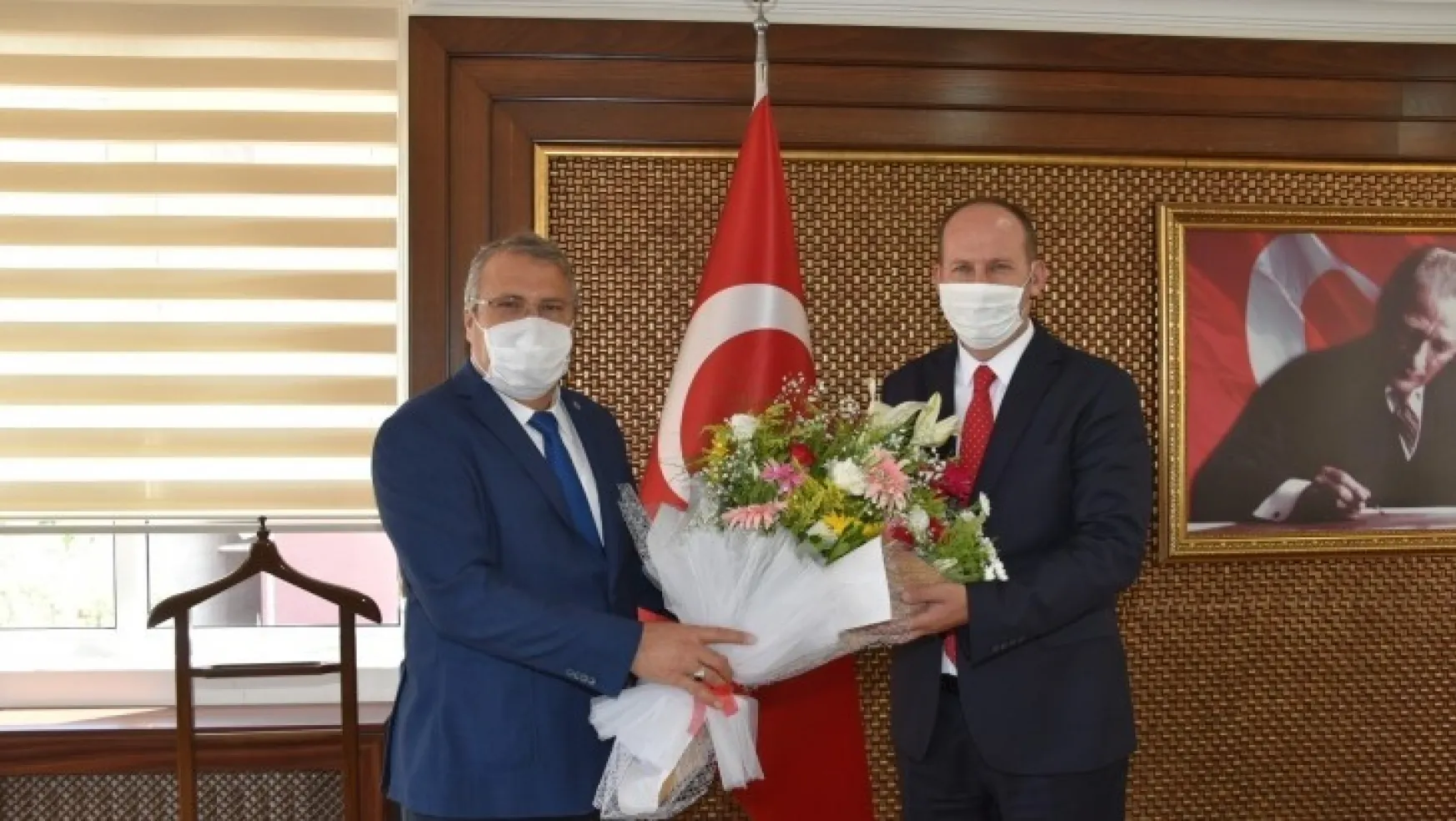 Başkan Çerçi, Yunusemre Kaymakamlığı görevine atanan Atilla Kantay'ı ziyaret etti