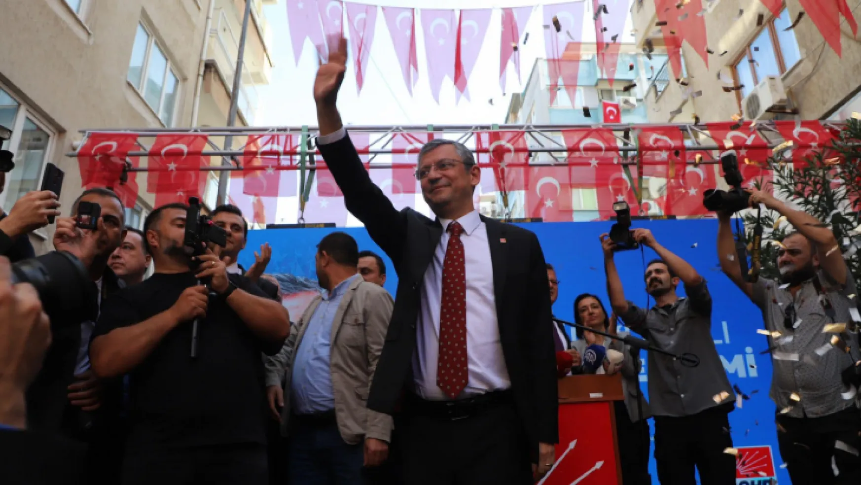 CHP Genel Başkanı Özgür Özel, Memleketi Manisa'da!
