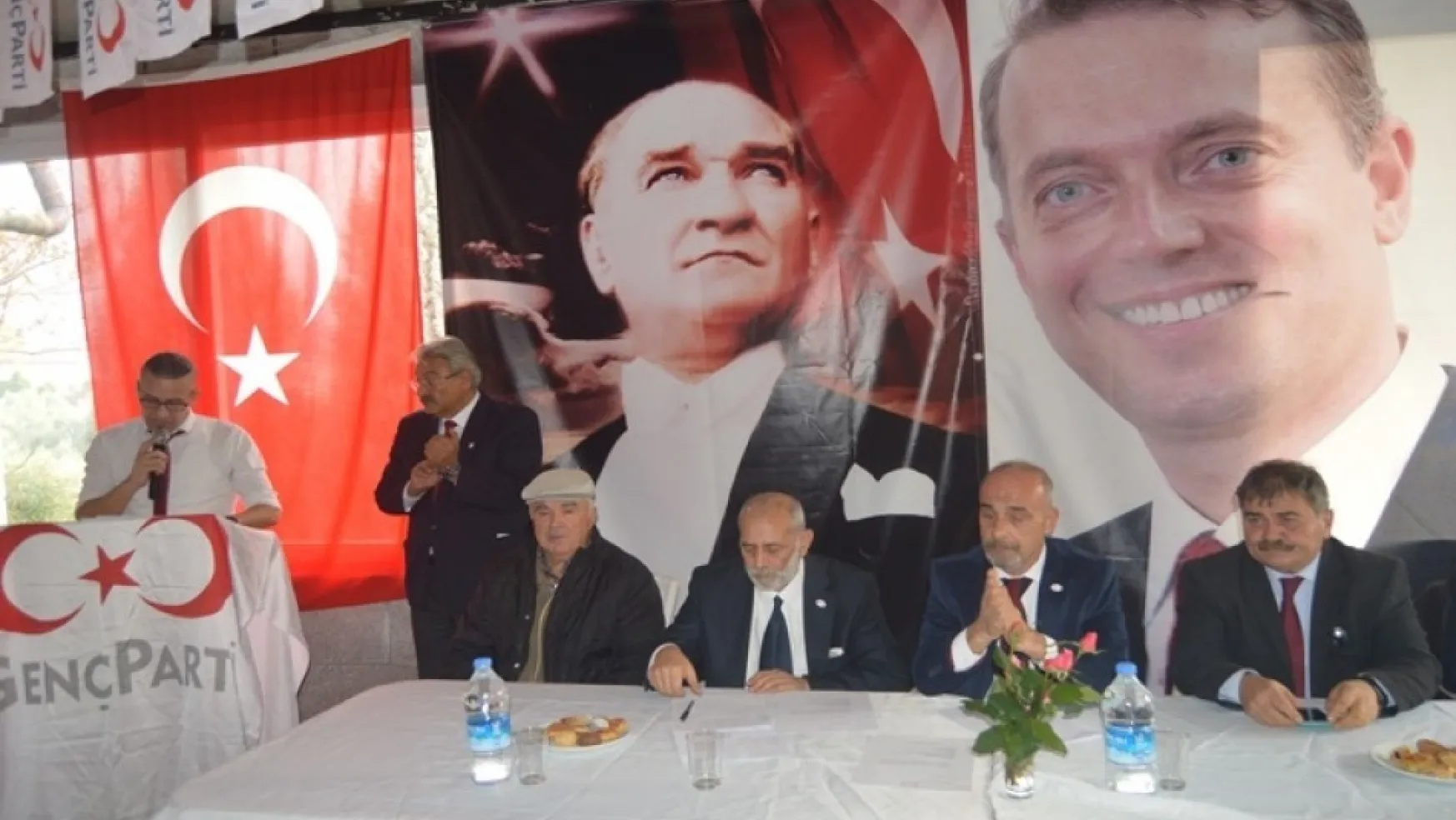 Genç Parti Turgutlu'da kongresini yaptı