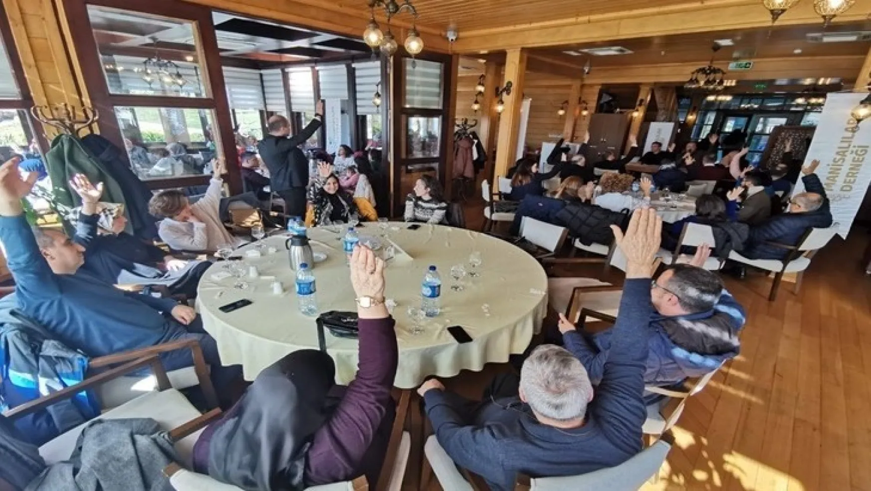 İstanbul Manisalılar Derneğinde Genel Kurul Heyecanı yaşandı