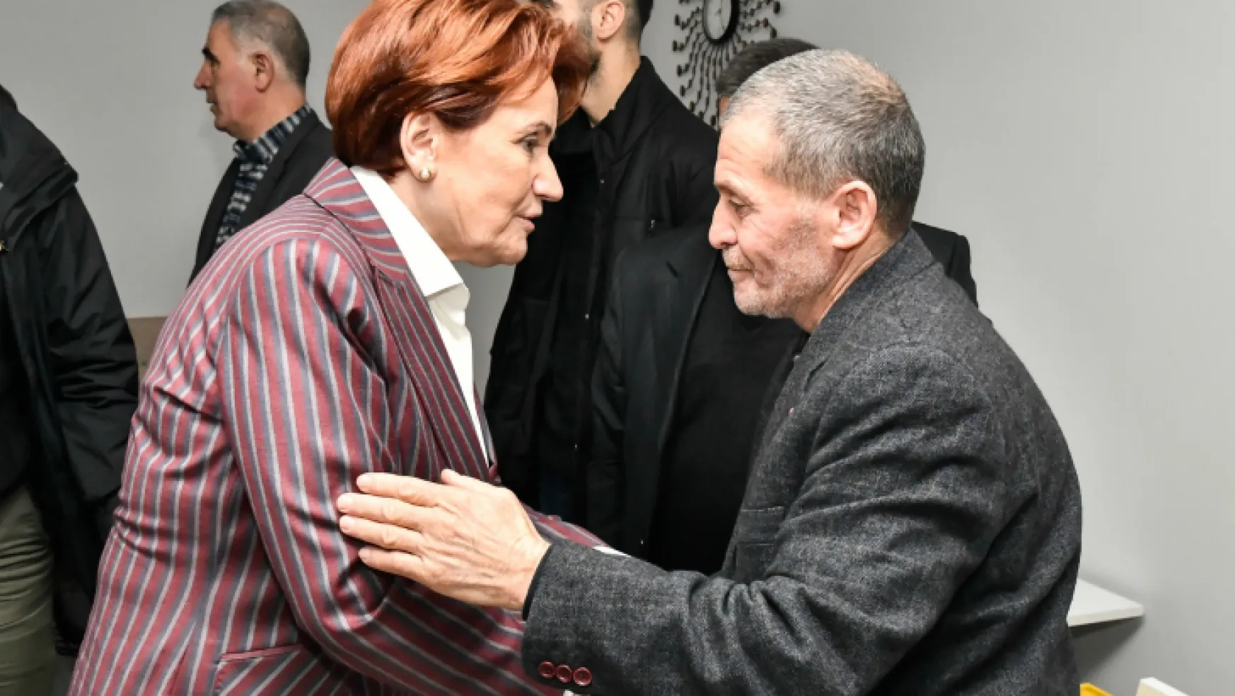 İYİ Lideri Meral Akşener'den şehit ailesine taziye ziyaret