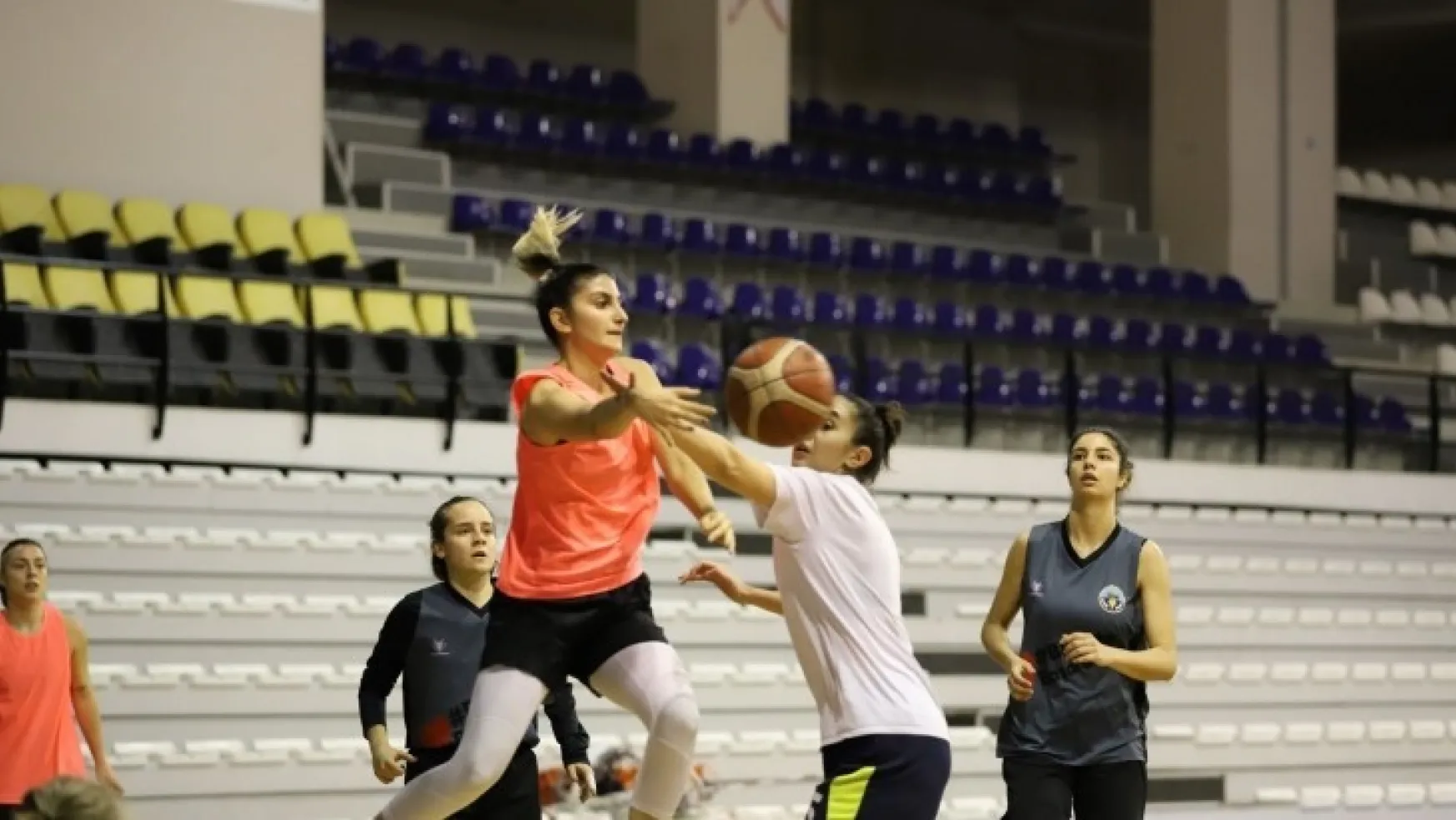 Kadın Basketbol Hazırlıklarına Devam Ediyor