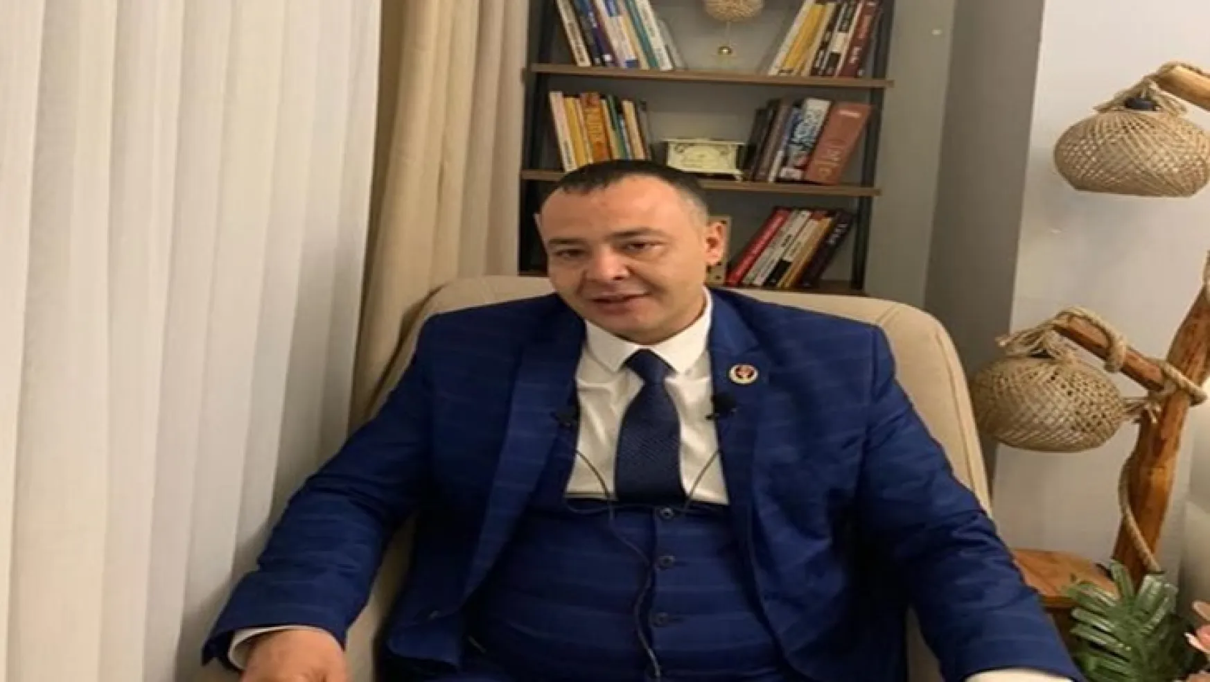 Karataş, Serhat Orhan'a Onursal başkanlık teklif etti (Video)