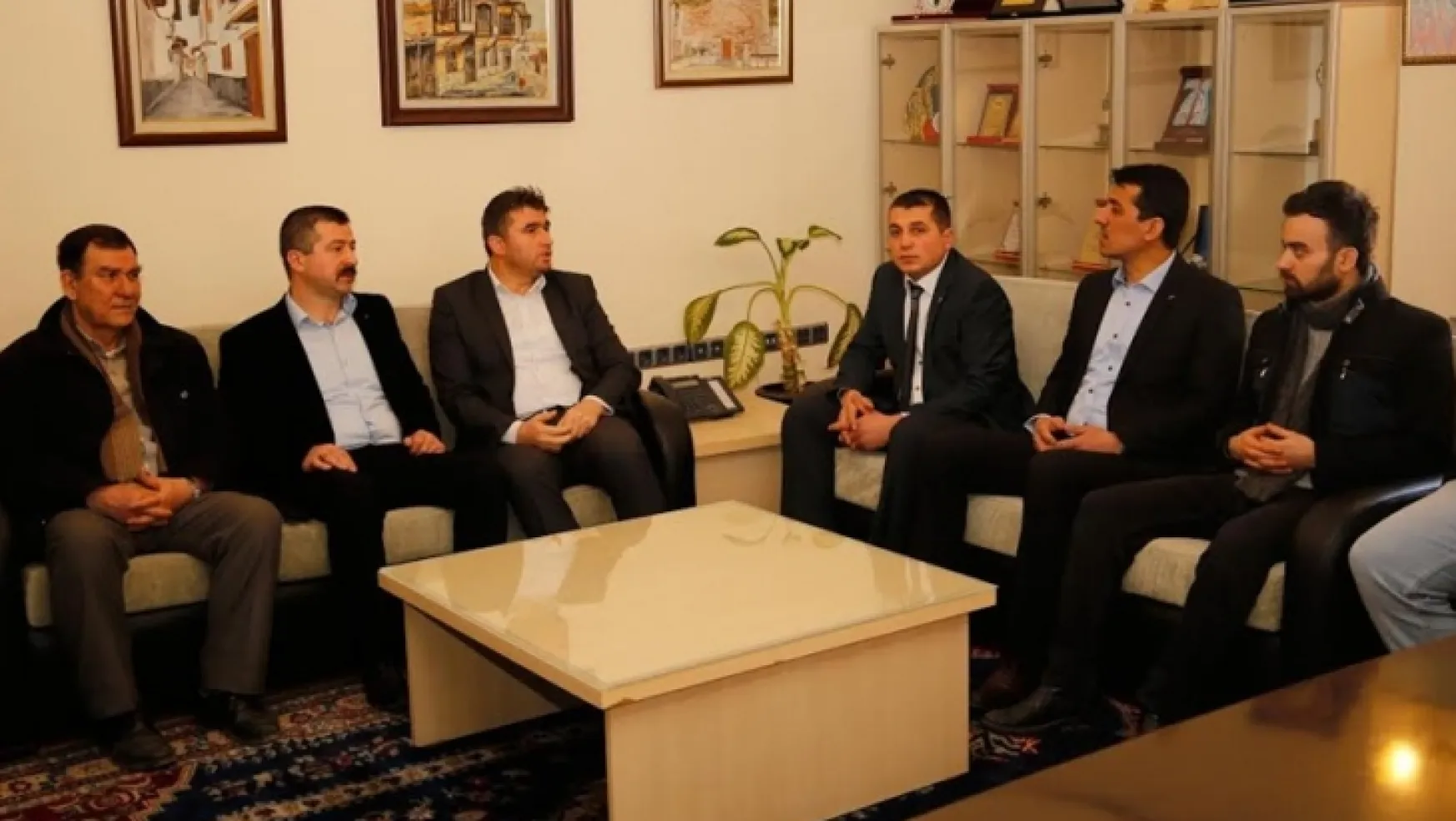 Başkan Tosun, MHP Kula İlçe Teşkilatı'nı Ağırladı