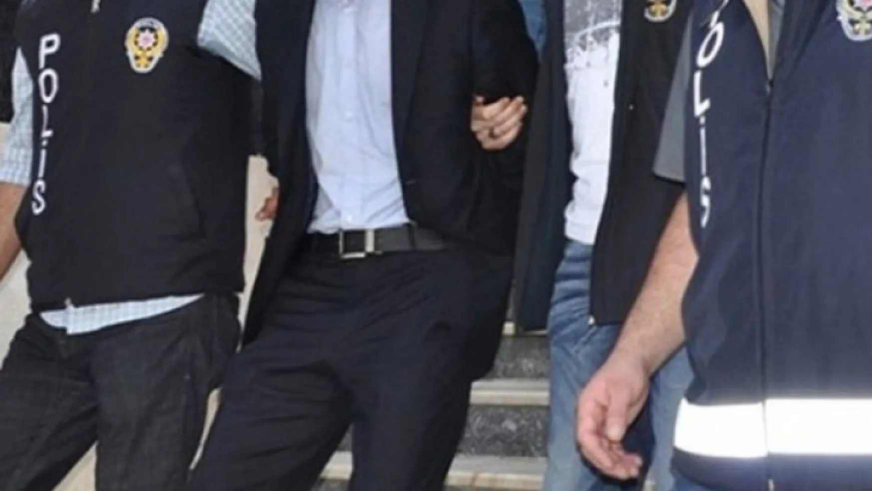 Turgutlu'da 5 kişi FETÖ operasyonuyla gözaltına alındı.