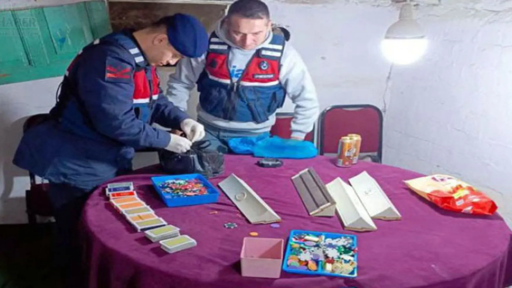 Manisa'da Bağ evinde kumar oynayanlar yakalandı