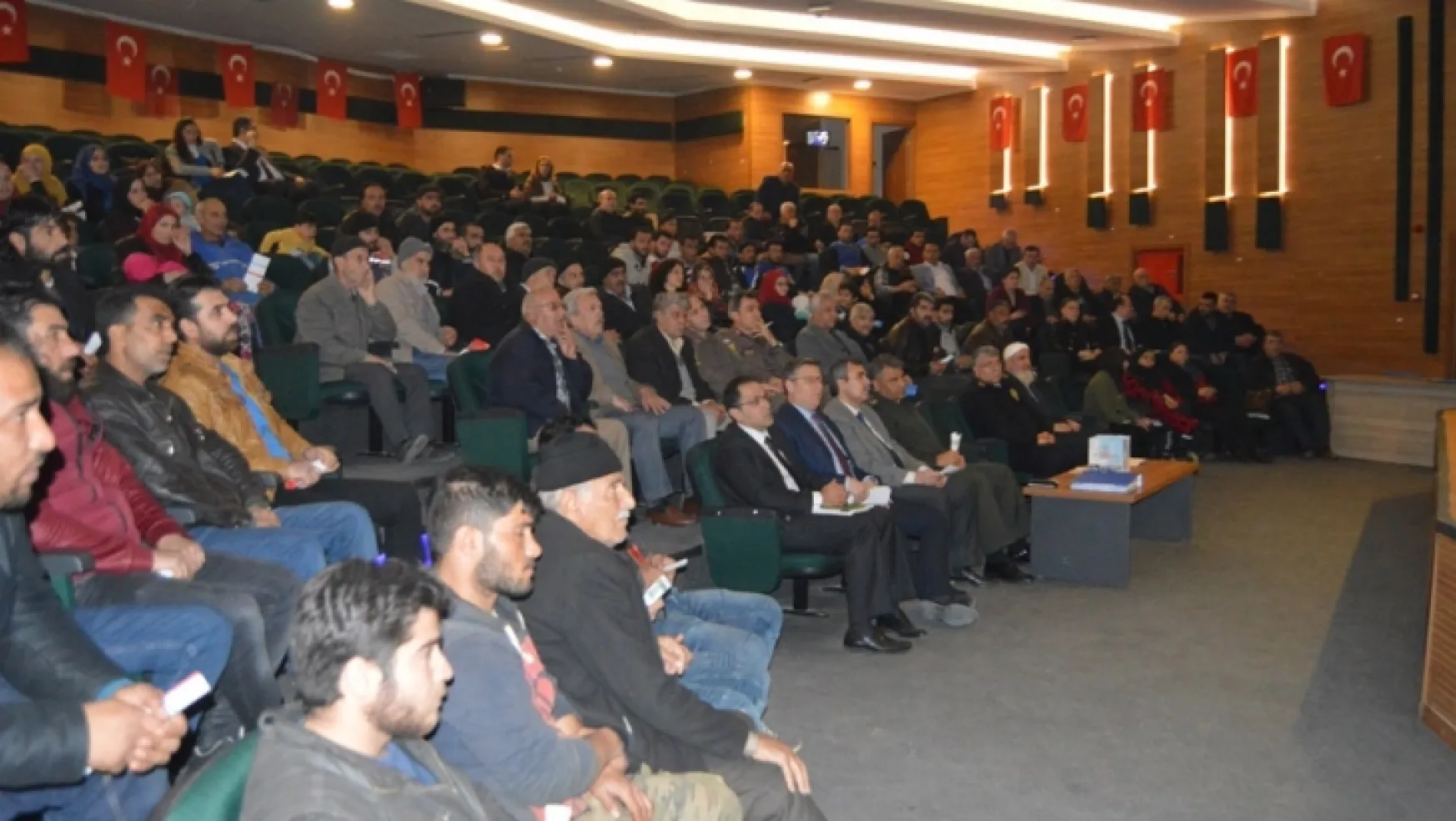 Turgutlu'da Suriyelilerle İlgili Bilgilendirme Toplantısı (Video)