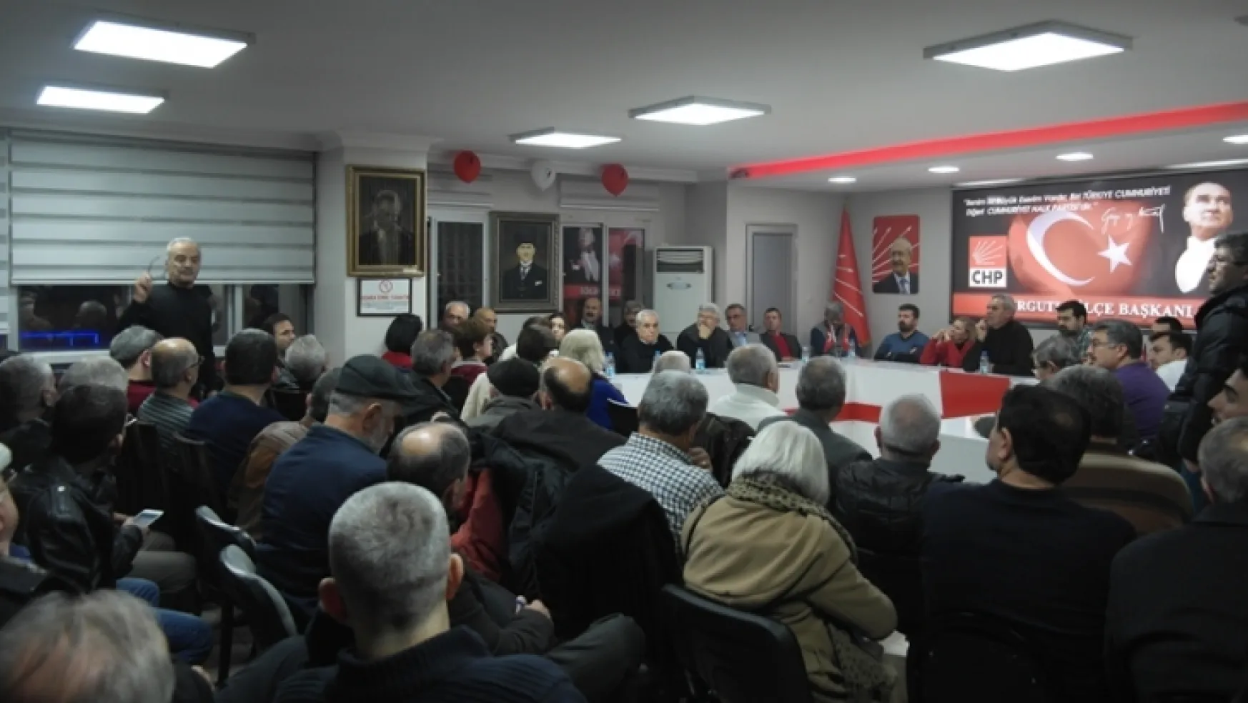 CHP Yeni yönetimi ilk geniş katılımlı toplantısını yaptı