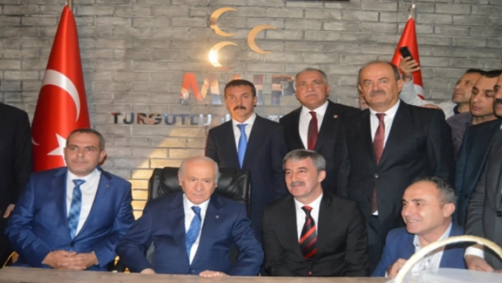 MHP Lideri Devlet Bahçeli Turgutlu teşkilatını ziyaret etti