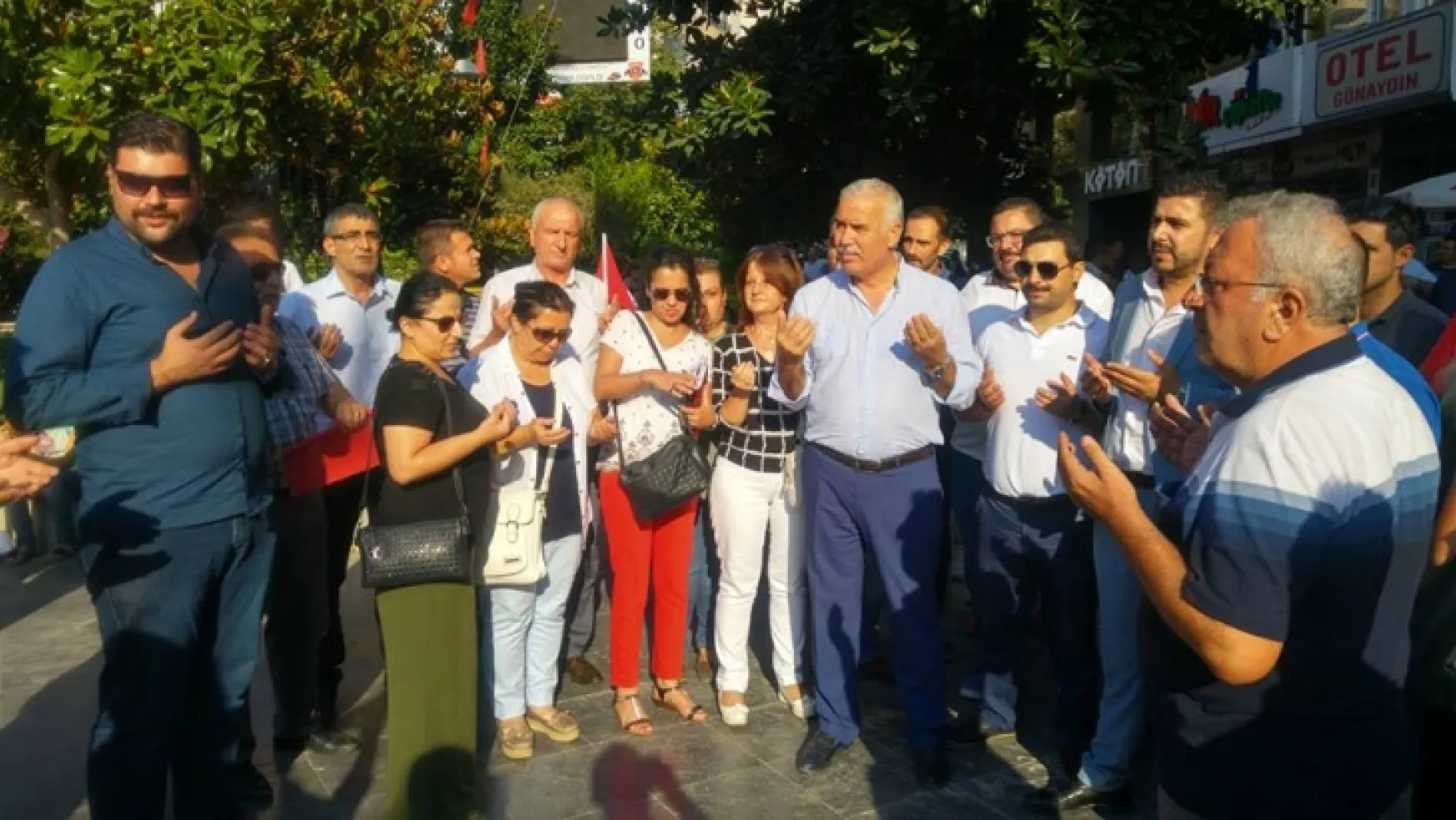 Trabzon'da şehit düşen Eren Bülbül, 'Manisa'da dualarla anıldı