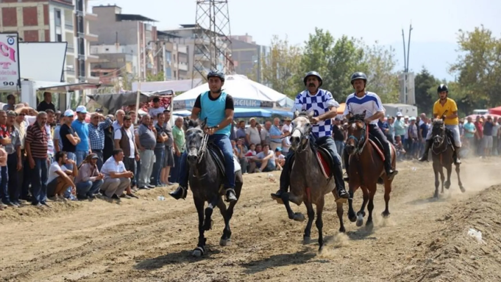 Uzun bir aradan sonra Rahvan At Yarışları Turgutlu'da yapıldı
