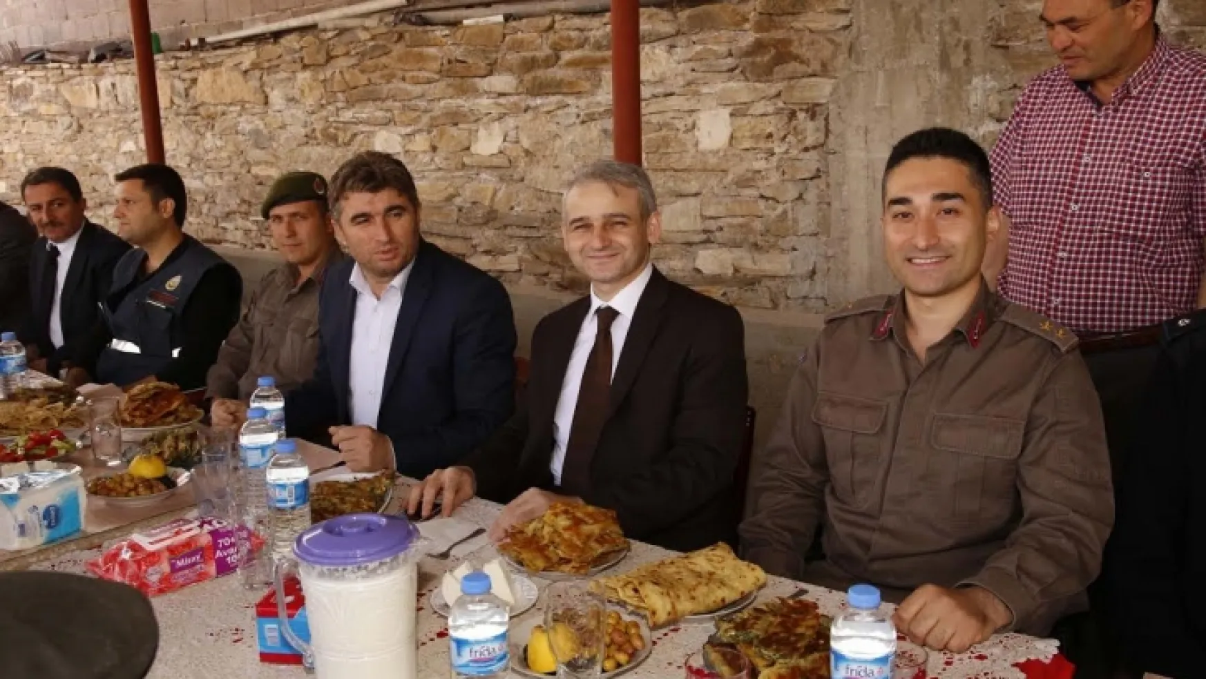Başkan Tosun'dan Erenbağı'na Cuma Ziyareti