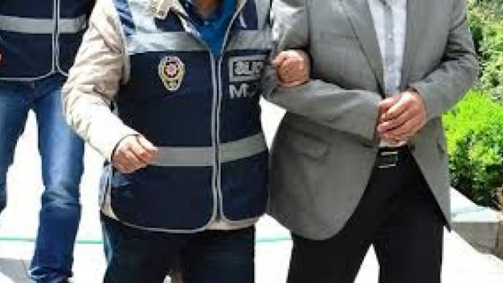 Arınç'ın eski ortağı ve 6 avukat tutuklandı