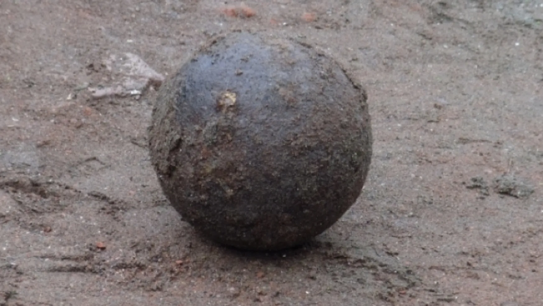 17. Yüzyıla ait 30 kiloluk  top