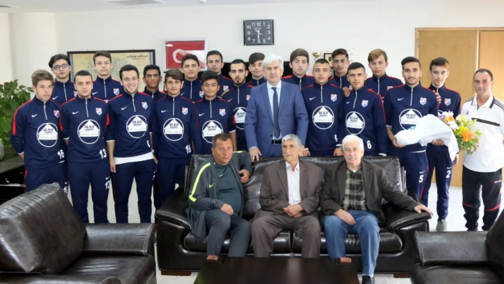 Akhisar Yıldırımspor U19 takımı Salih Hızlı'nın konuğu oldu