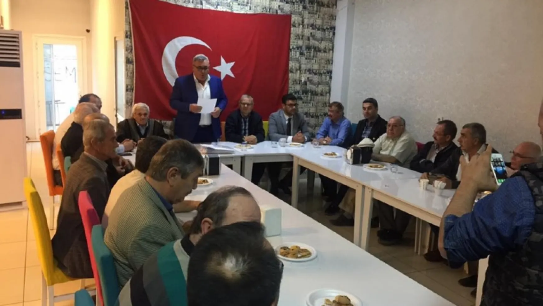 Turgutlu'da MHP'den istifa depremi!