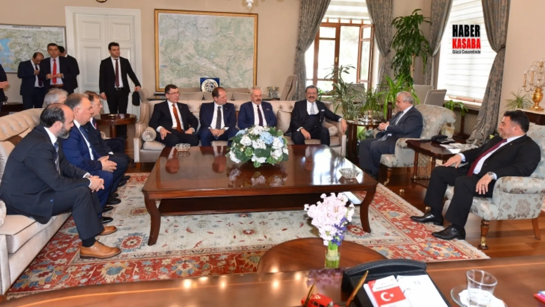 TOBB Başkanı Hisarcıklıoğlu, Vali Güvençer'i makamında ziyaret etti