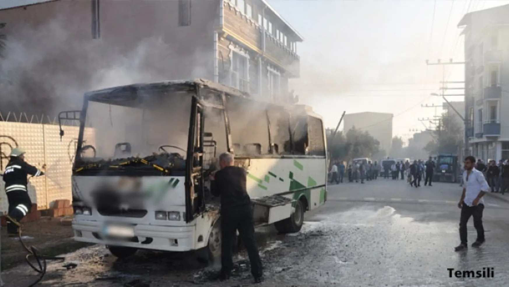 Turgutlu'da İşçi servisinin motoru yandı
