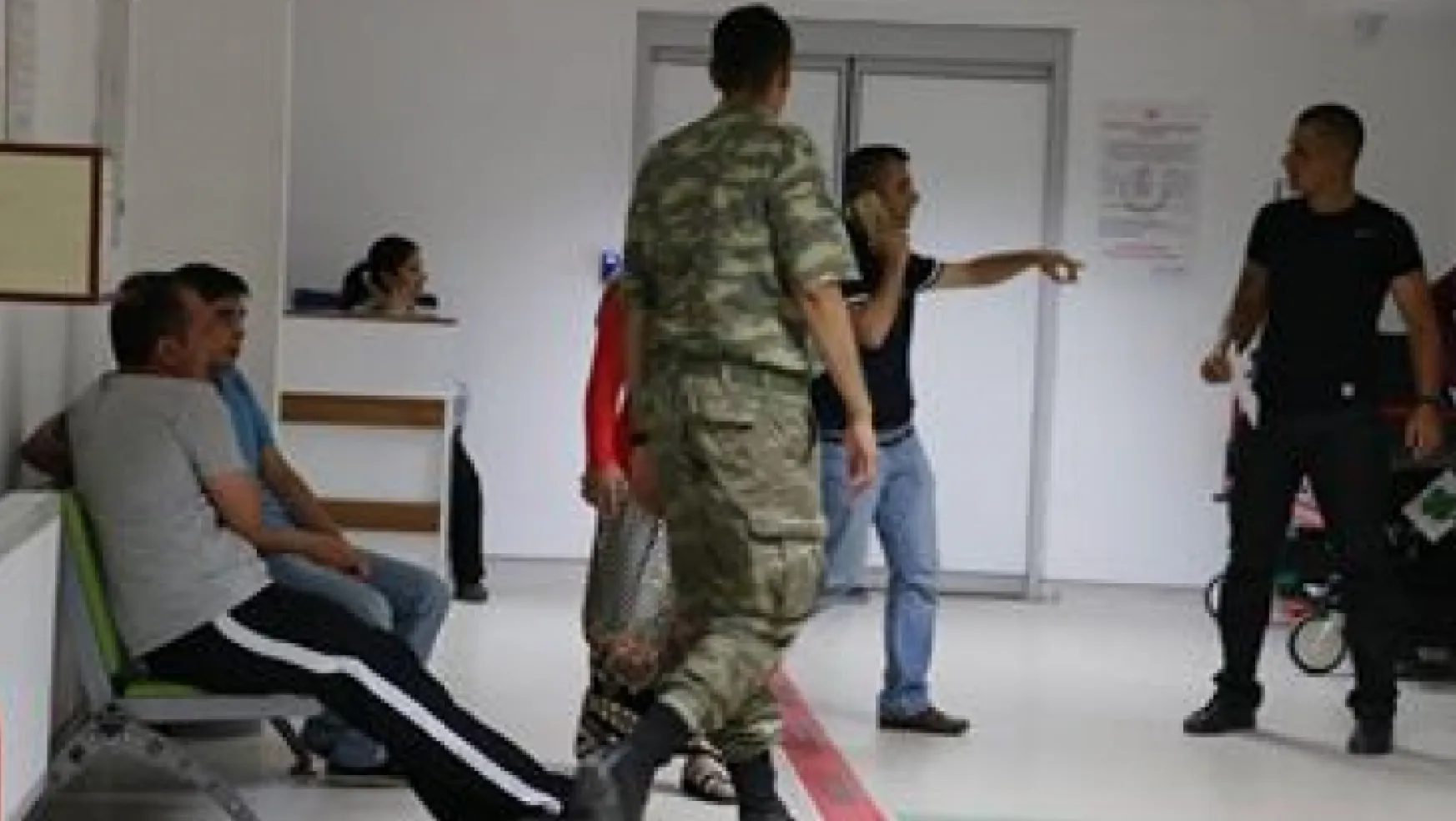 Manisa'da kışlada gıda zehirlenmesi 60 Asker Hastaneye Kaldırıldı
