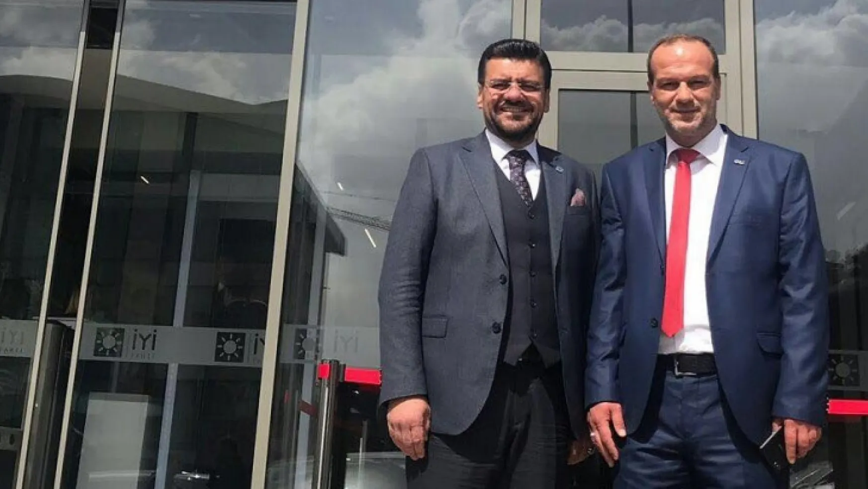 Manisa'da İYİ Parti'de değişim yeni başkan Ümit Akdağ
