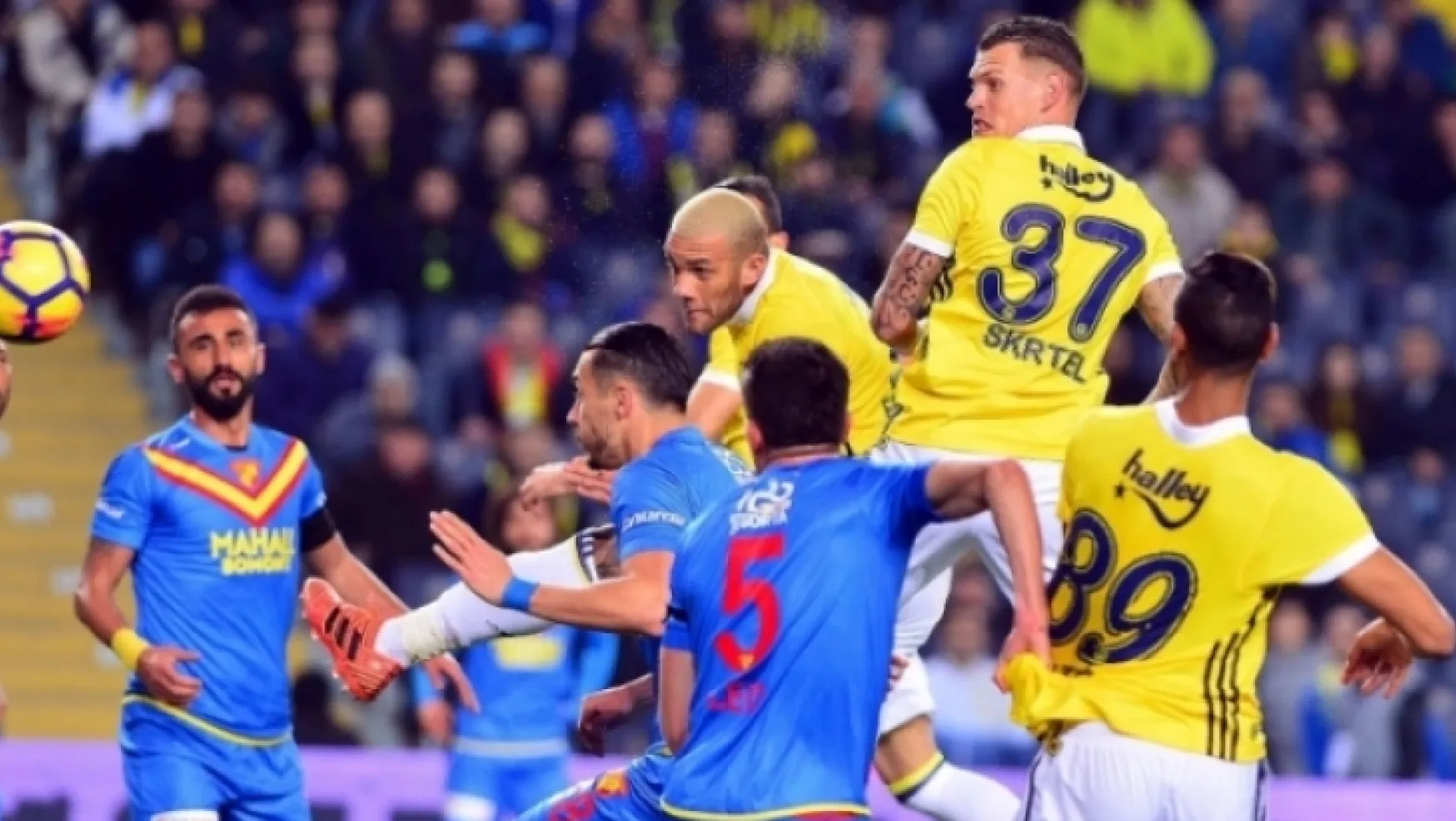 Fenerbahçe Göztepe karşısında galibiyet istiyor