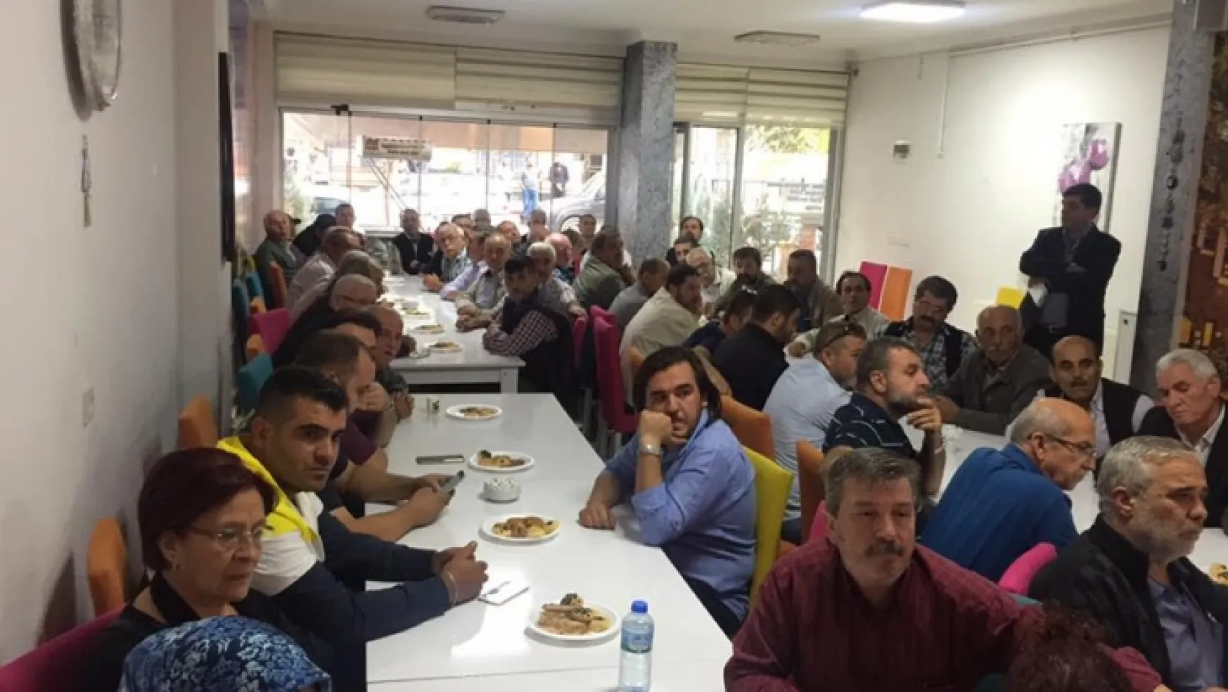 Turgutlu'da MHP üyesi 203 kişi partiden istifa ettiklerini açıkladı