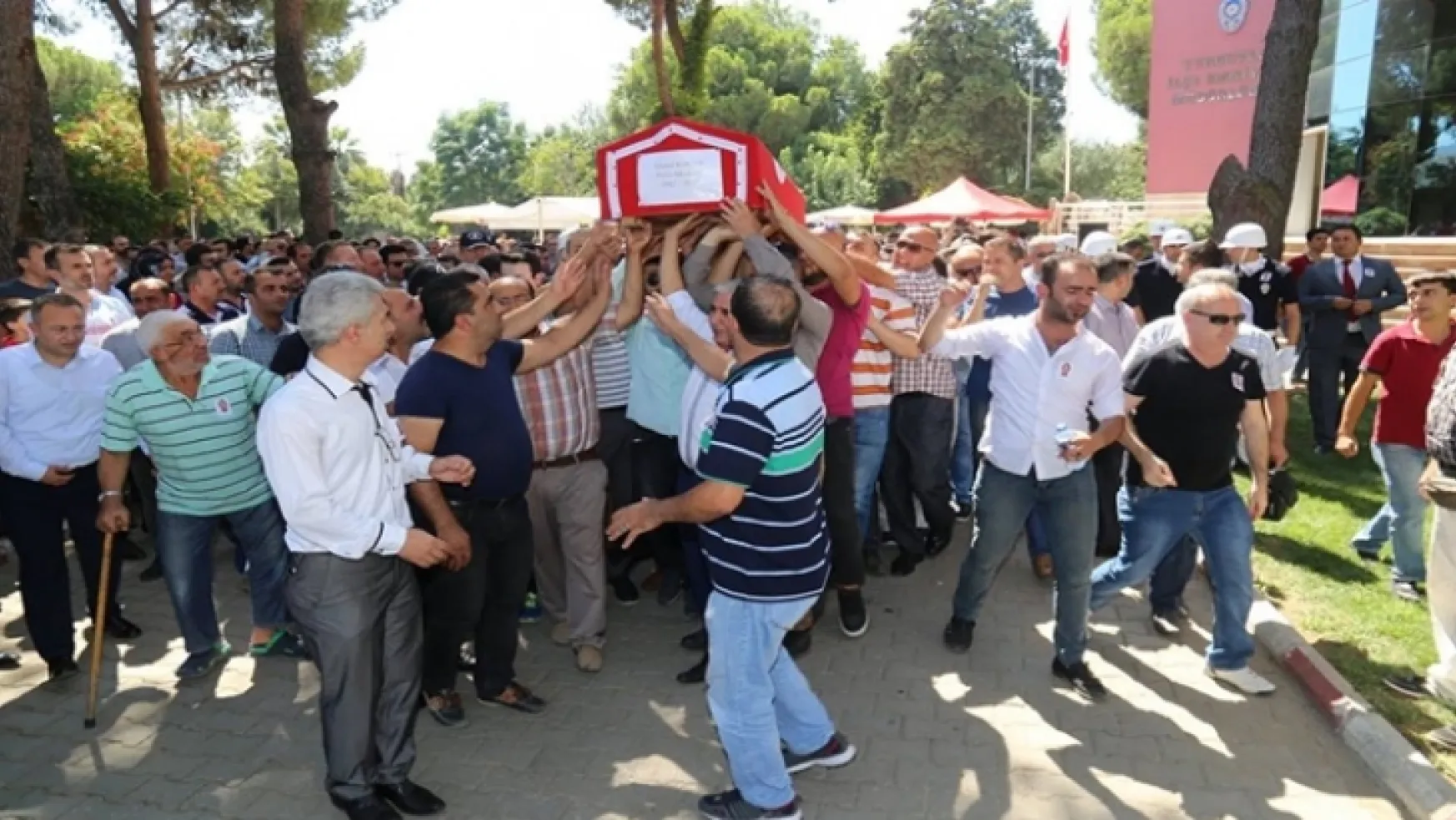 Ahmet  Polis Dualarla Son Yolculuğu'na Uğurlandı