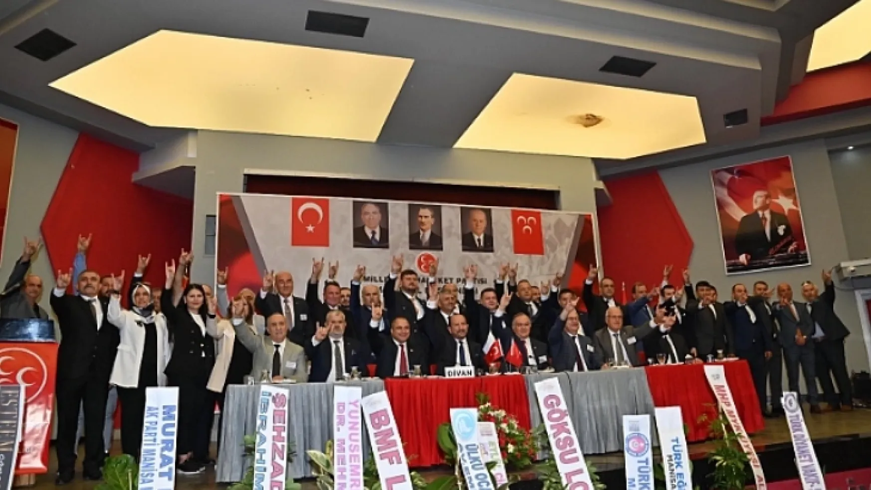 MHP Manisa İl Başkanı Cüneyt Tosuner Kongrede Yeniden Başkanlığa Seçildi