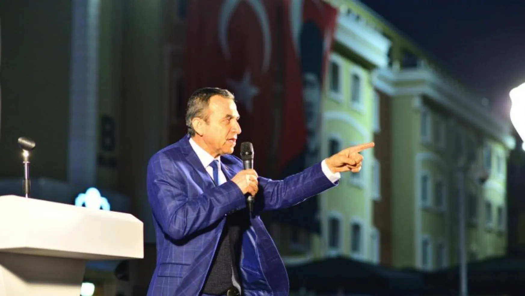 Naim Babüroğlu: Atatürk'ün mucizesidir cumhuriyet