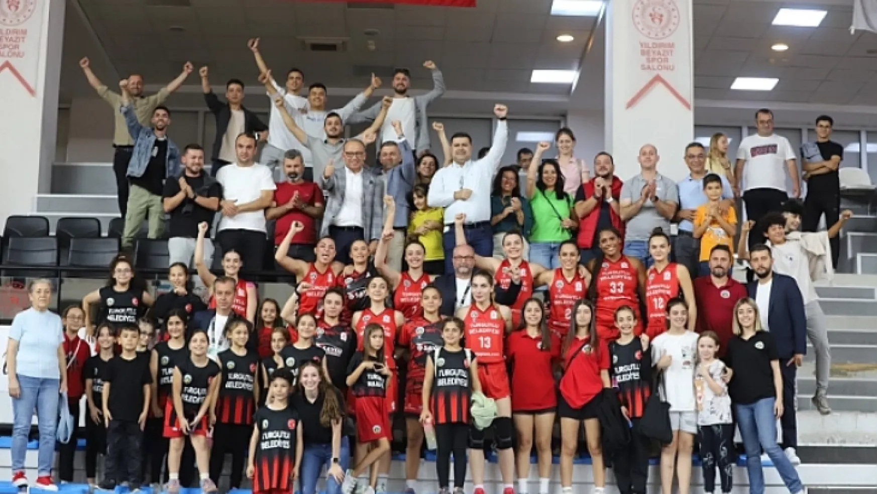 Potada Gülen Taraf Turgutlu Belediyesi Kadın Basketbol Oldu