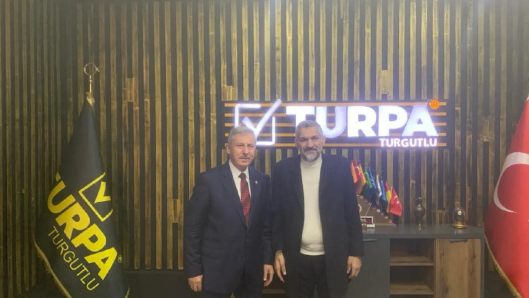 Selçuk Özdağ'dan Turgutlu'ya çıkartma: Özdağ, 'Partilerin İş birliği Güzeldir' (Video)