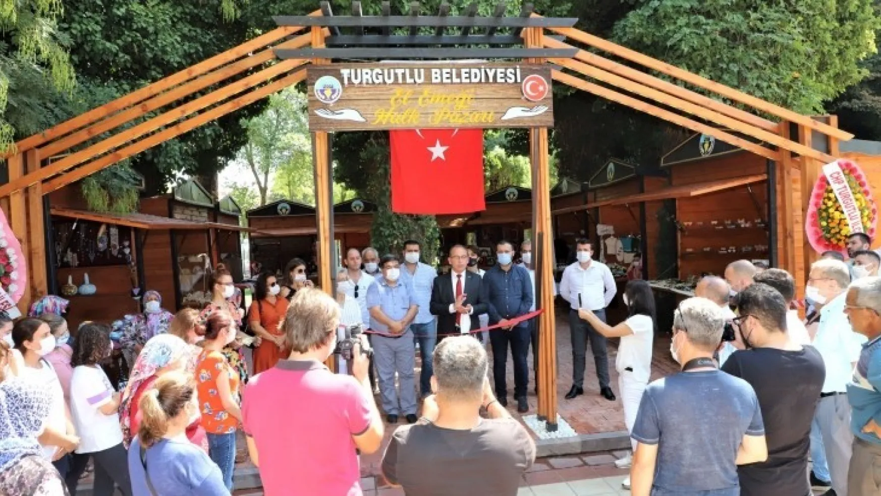 Turgutlu Belediyesi El Emeği Halk Pazarı Açıldı