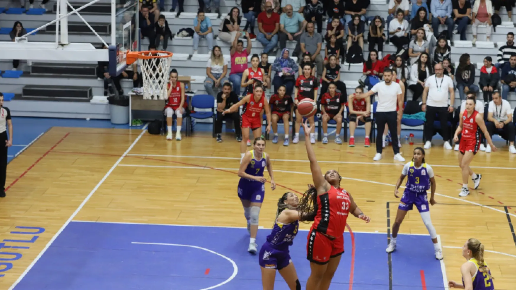 Turgutlu Belediyesi Kadın Basketbol Takımı Serinin En Kritik Maçına Çıkıyor