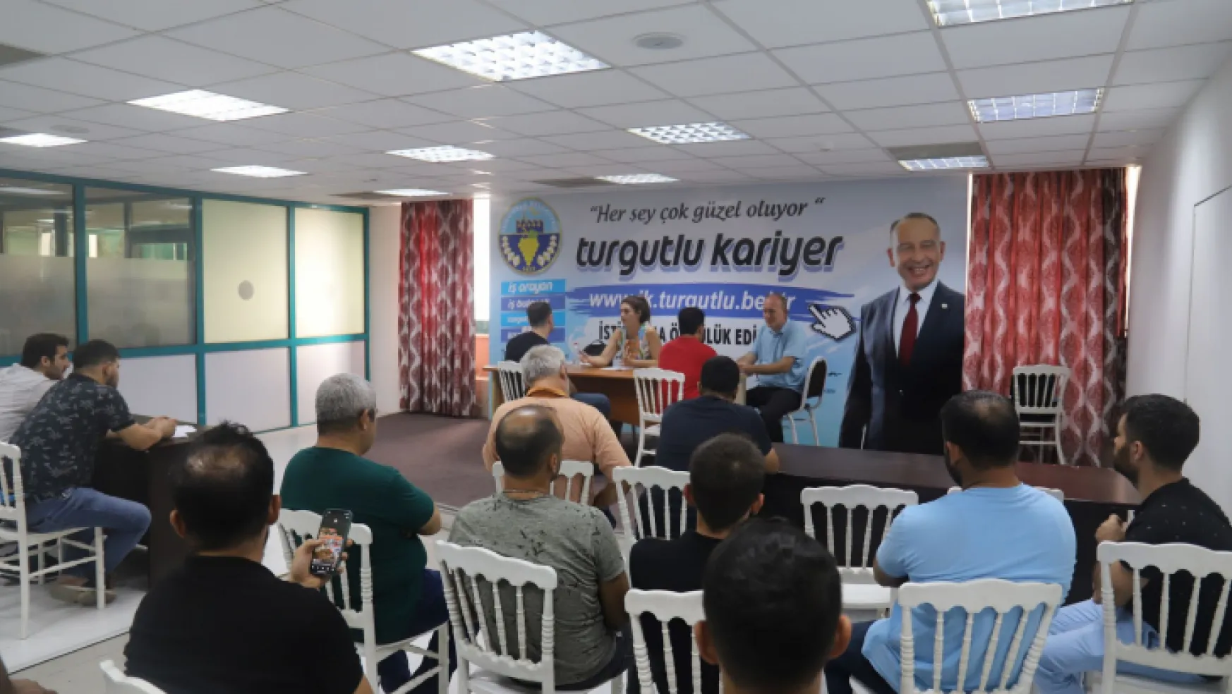 Turgutlu Belediyesi Öncülüğünde 'Kariyer Çadırı' Açılıyor