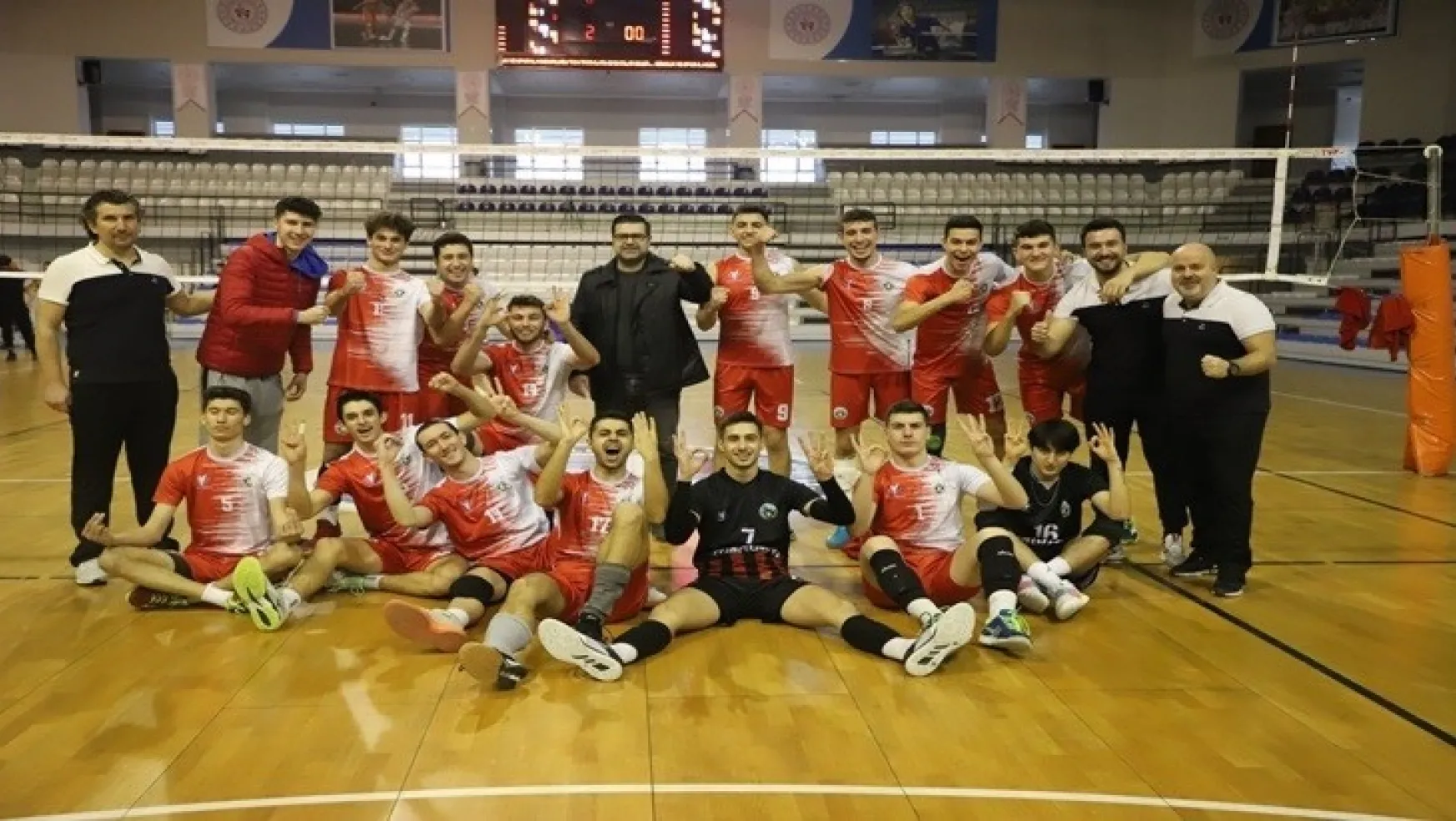 Turgutlu Belediyespor Erkek Voleybol Takımı Rakibine Geçit Vermedi