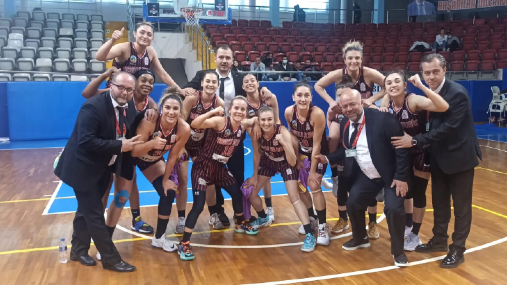 Turgutlu Belediyespor Kadın Basketbol Takımı Play Off'a Bir Adım Daha Yaklaştı