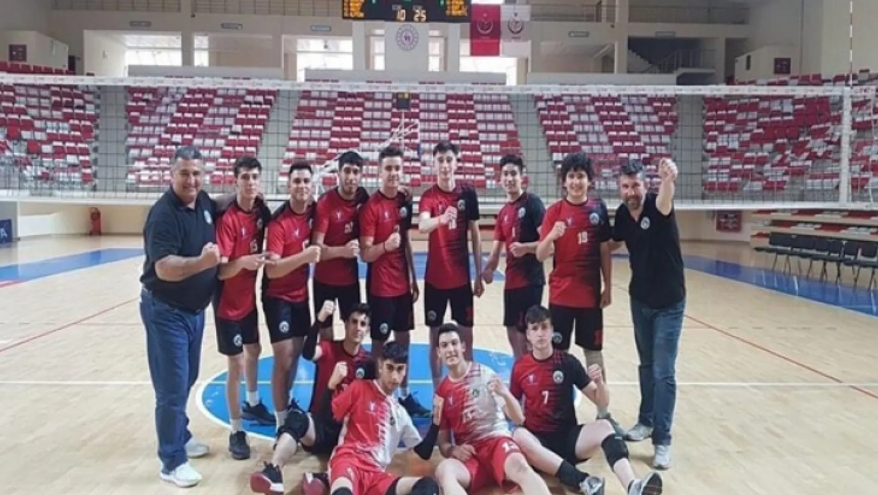 Turgutlu Belediyespor'un Yıldız Erkekleri Türkiye Şampiyonası için Mersin'de