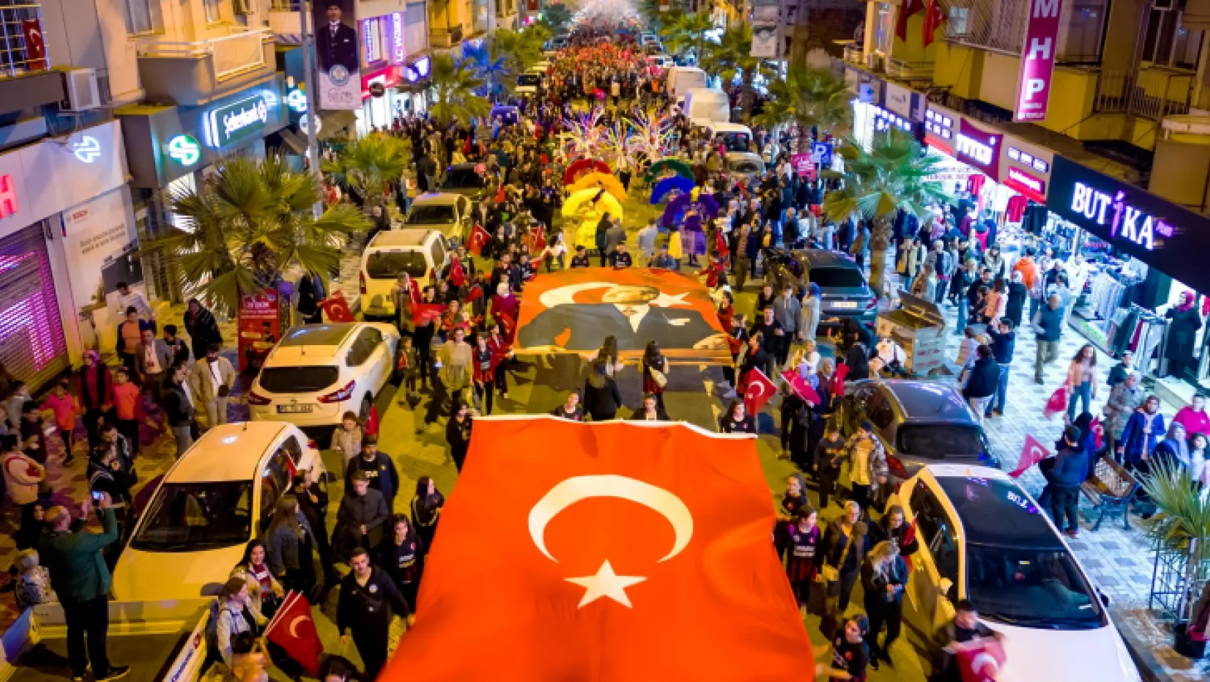 Turgutlu'da 'Cumhuriyet'in 100'üncü Yılı' Şöleni