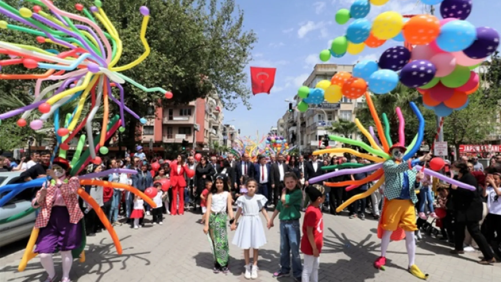 Turgutlu'da Muhteşem 23 Nisan
