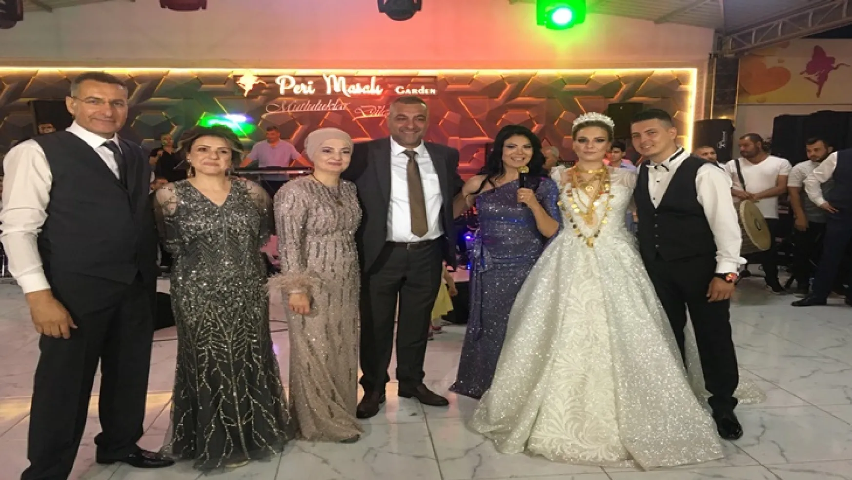 Turgutlu'da Muhteşem bir düğünle hayatlarını birleştirdiler