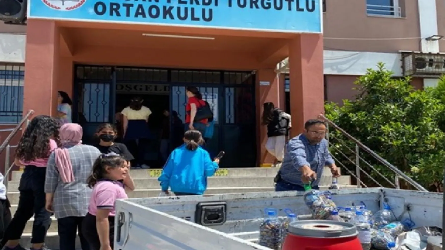 Turgutlu'da Okullardan 600 Kilogram Atık Pil Toplandı