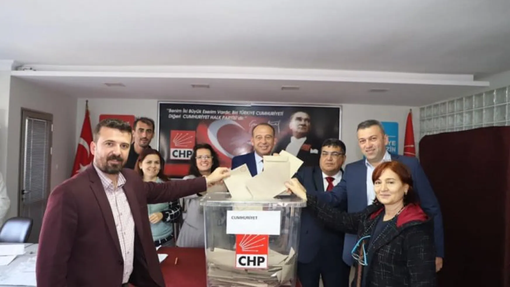 Turgutlu'da yeni ilçe başkanı Hüseyin Oğuz Oldu