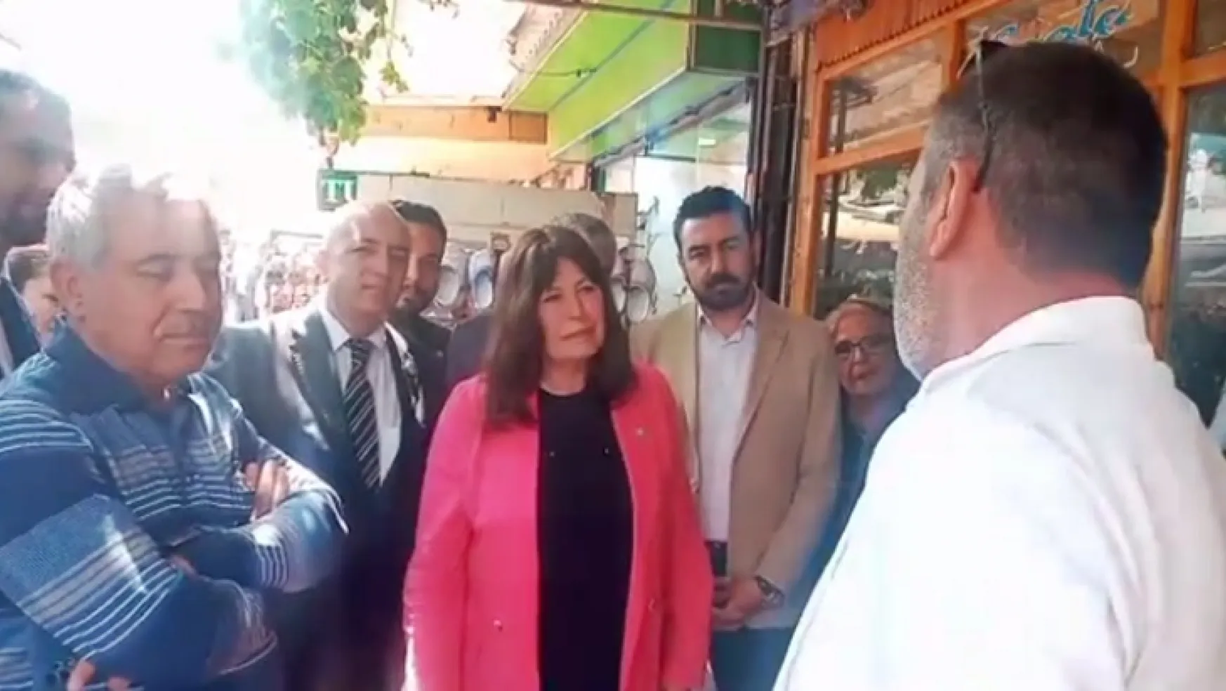 Turgutlulu Esnaf İYİ Partili Sunat'a Israrla HDP bağlantısını sorunca tartışma yaşandı